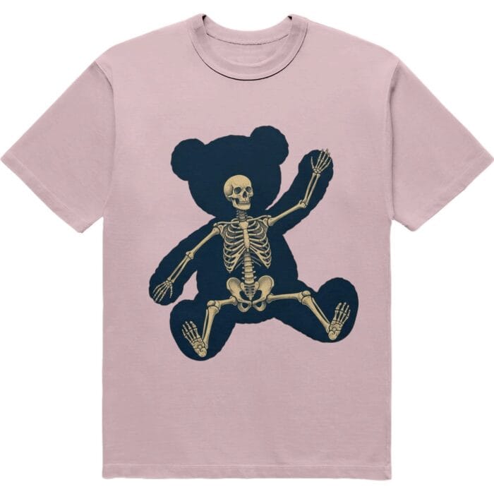 Футболка з принтом ведмедика "Тедді". Рожева футболка з принтом: силует плюшевого ведмедика й людський скелет поверх.
